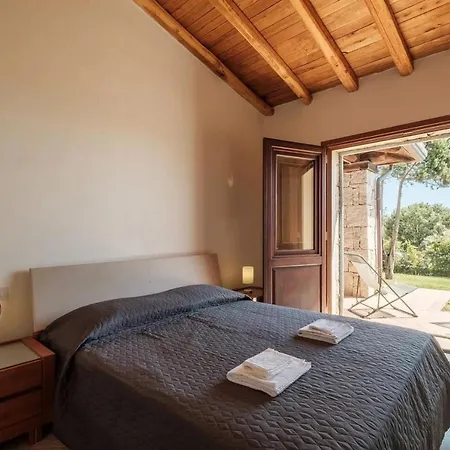 House In With Free Parking Dom wakacyjny Porto Cervo