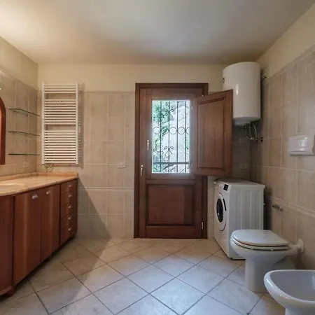 House In With Free Parking Dom wakacyjny Porto Cervo